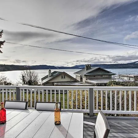 Idyllic Waterfront Cottage With Beach And Sunset Views